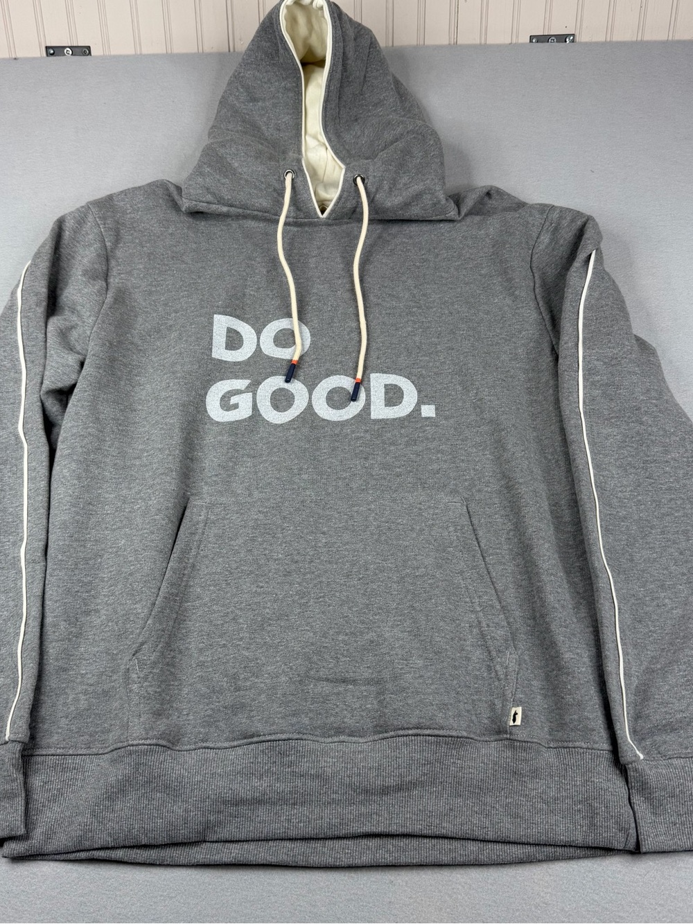 Cotopaxi Do Good Hoodie Mens Medium Gray Organic Cotton Fleece Pullover NWOT